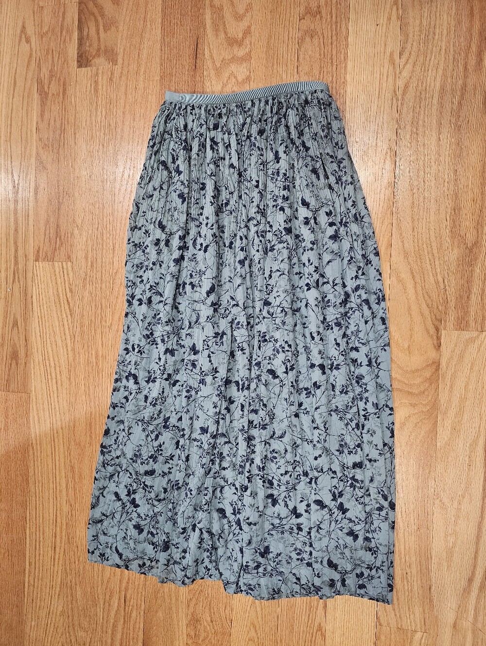Uniqlo Teal Floral Pleated Maxi Skirt